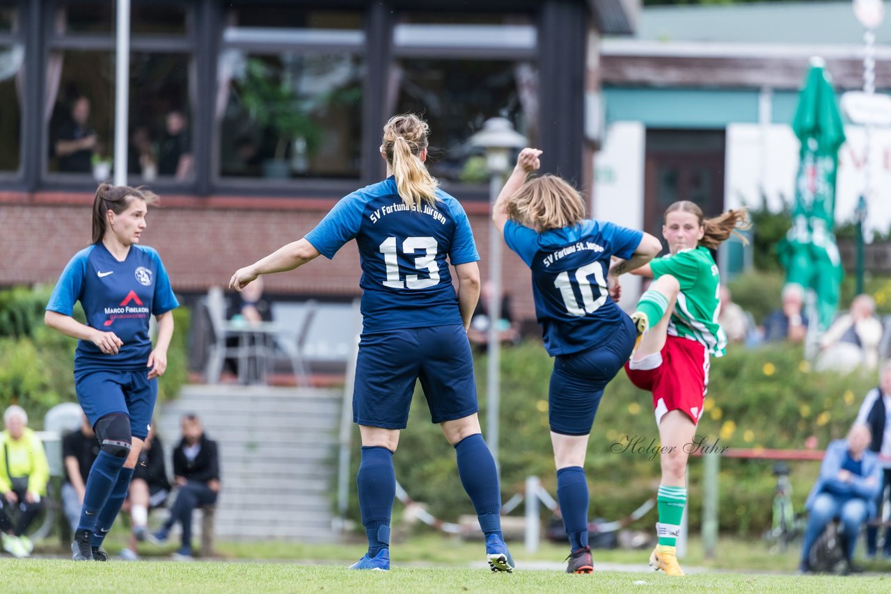 Bild 181 - F SV Boostedt - SV Fortuna St. Juergen : Ergebnis: 2:1